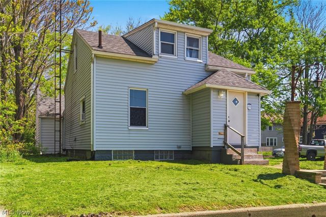 1646 Royal Avenue NE, Canton, OH 44705