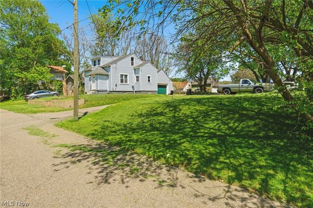 1646 Royal Avenue NE, Canton, OH 44705