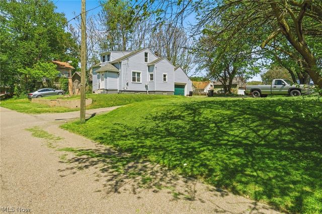 1646 Royal Avenue NE, Canton, OH 44705