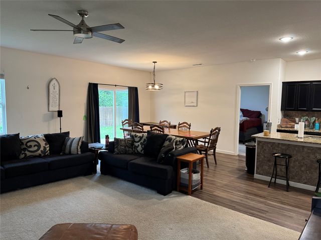 2209 Cinnamon Springs Road, Glenn Heights, TX 75154