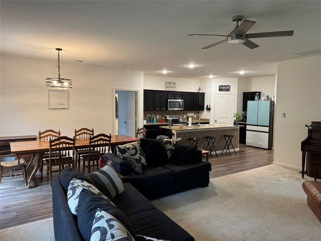 2209 Cinnamon Springs Road, Glenn Heights, TX 75154