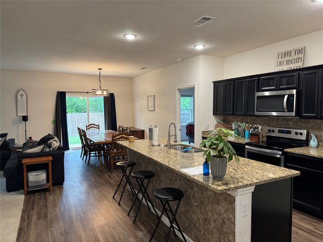 2209 Cinnamon Springs Road, Glenn Heights, TX 75154