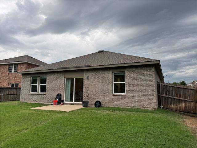 2209 Cinnamon Springs Road, Glenn Heights, TX 75154