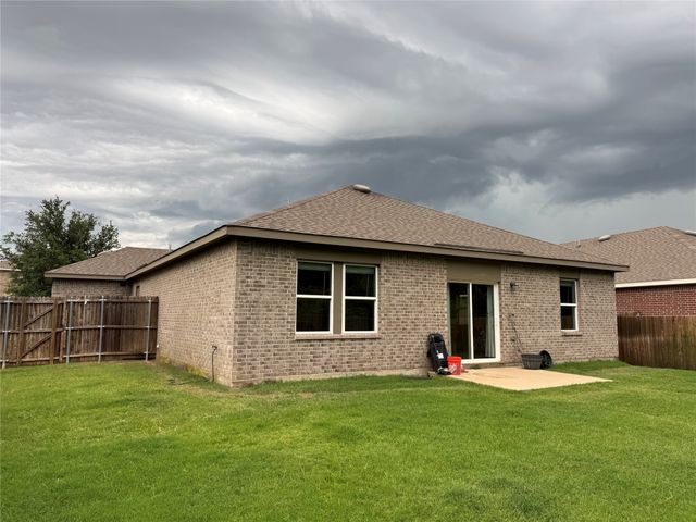 2209 Cinnamon Springs Road, Glenn Heights, TX 75154