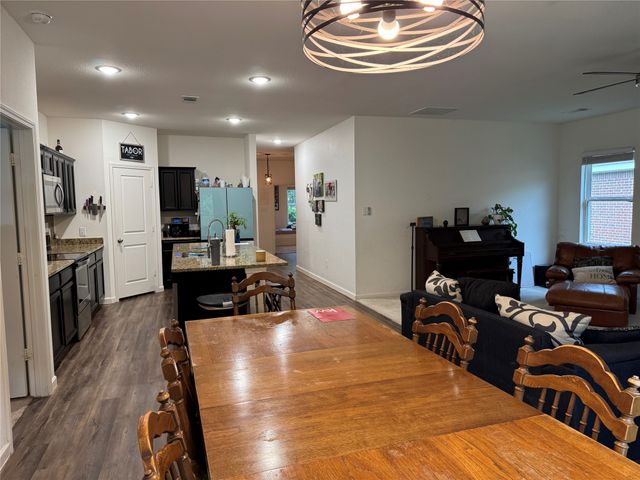 2209 Cinnamon Springs Road, Glenn Heights, TX 75154