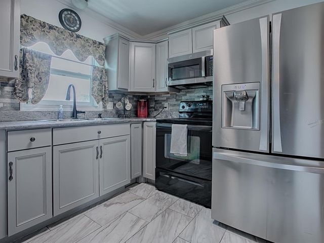 123 W DADE AVENUE, Bushnell, FL 33513