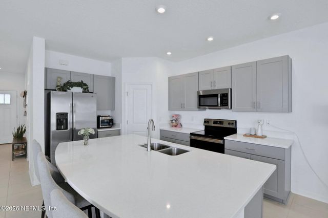 330 ANTHONY Drive, Jacksonville, FL 32218