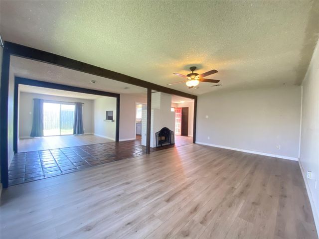 815 Ramada Drive, Houston, TX 77062