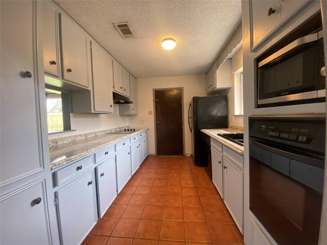 815 Ramada Drive, Houston, TX 77062