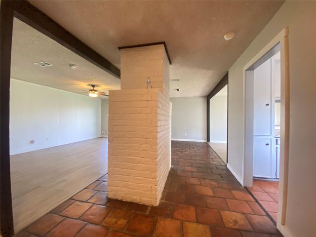 815 Ramada Drive, Houston, TX 77062