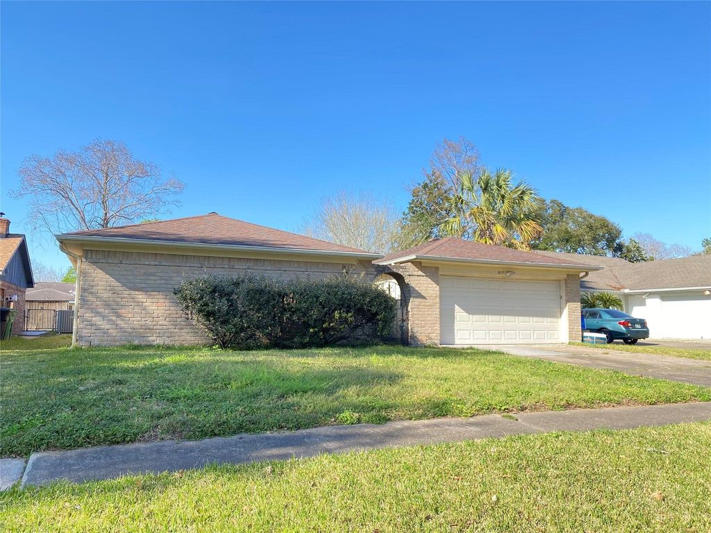 815 Ramada Drive, Houston, TX 77062