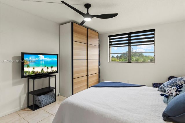 2901 NW 46th Ave 307, Lauderdale Lakes, FL 33313