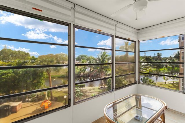 2901 NW 46th Ave 307, Lauderdale Lakes, FL 33313