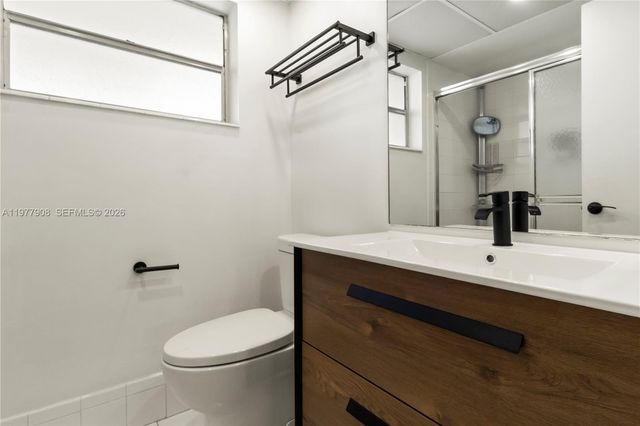 2901 NW 46th Ave 307, Lauderdale Lakes, FL 33313