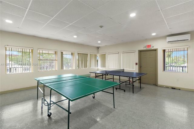 2901 NW 46th Ave 307, Lauderdale Lakes, FL 33313