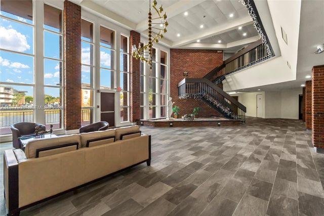 2901 NW 46th Ave 307, Lauderdale Lakes, FL 33313