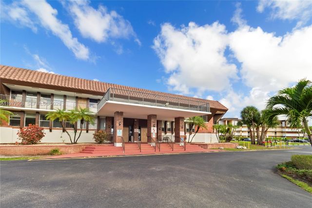 2901 NW 46th Ave 307, Lauderdale Lakes, FL 33313