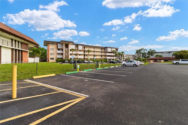 2901 NW 46th Ave 307, Lauderdale Lakes, FL 33313