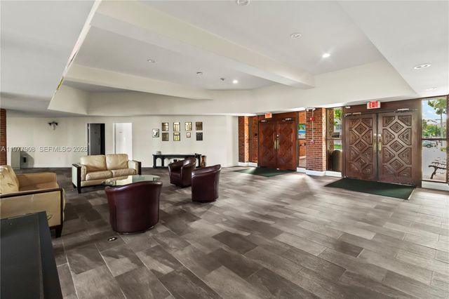 2901 NW 46th Ave 307, Lauderdale Lakes, FL 33313