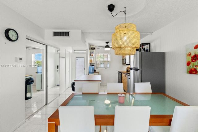 2901 NW 46th Ave 307, Lauderdale Lakes, FL 33313