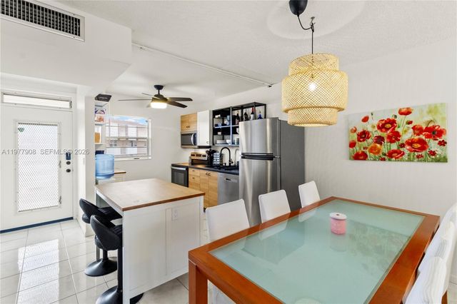 2901 NW 46th Ave 307, Lauderdale Lakes, FL 33313