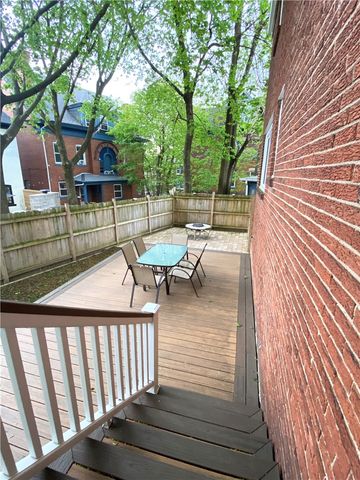 307 ROUP AVENUE, Friendship Park, PA 15232