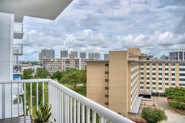 231 174th St 818, Sunny Isles Beach, FL 33160