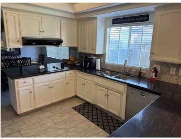 984 Summerset Lane, Madera, CA 93637