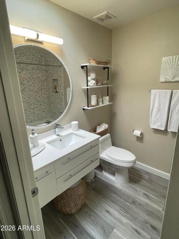 2701 E CACTUS Road, Phoenix, AZ 85032