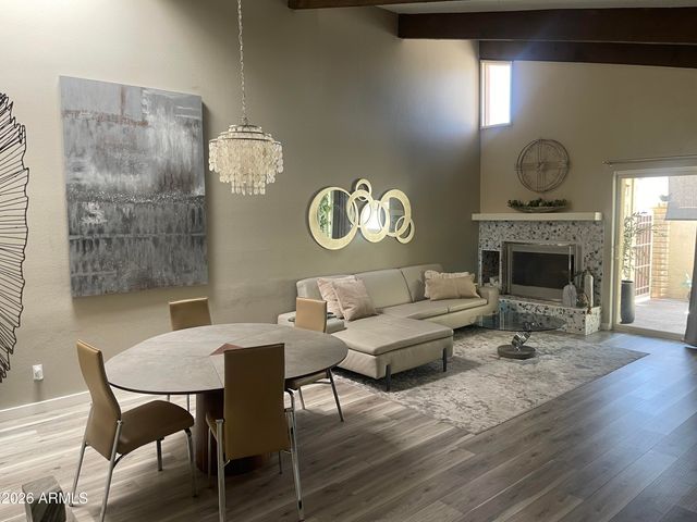 2701 E CACTUS Road, Phoenix, AZ 85032