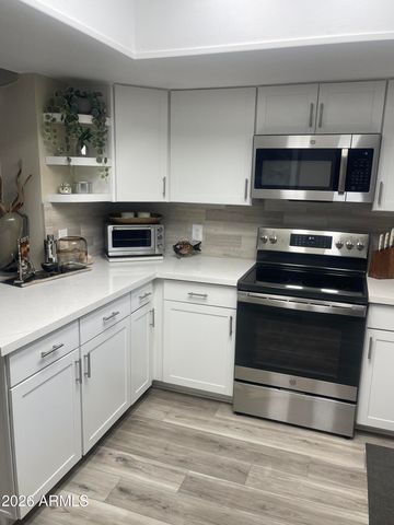 2701 E CACTUS Road, Phoenix, AZ 85032