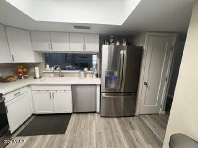 2701 E CACTUS Road, Phoenix, AZ 85032
