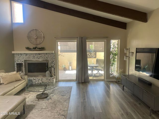 2701 E CACTUS Road, Phoenix, AZ 85032