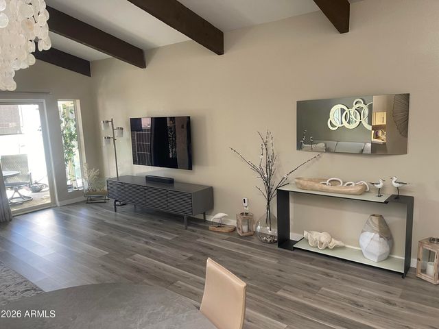 2701 E CACTUS Road, Phoenix, AZ 85032