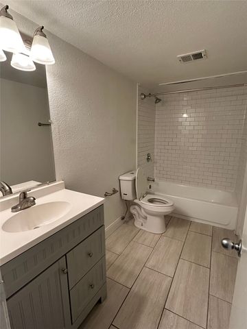 2211 S Vernon Avenue 109, Dallas, TX 75224