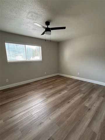 2211 S Vernon Avenue 109, Dallas, TX 75224