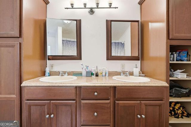226 Chivalry Lane, Ball Ground, GA 30107