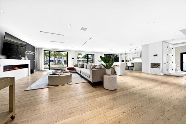 1520 SE 10th Street, Fort Lauderdale, FL 33316