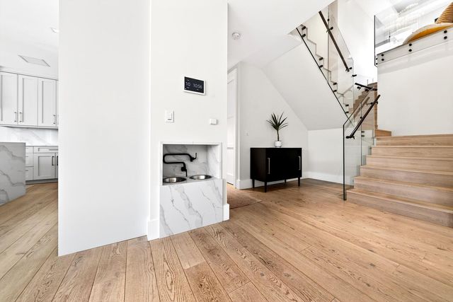 1520 SE 10th Street, Fort Lauderdale, FL 33316