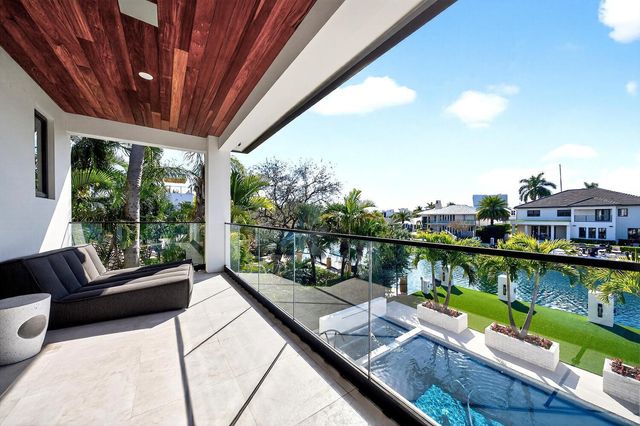 1520 SE 10th Street, Fort Lauderdale, FL 33316