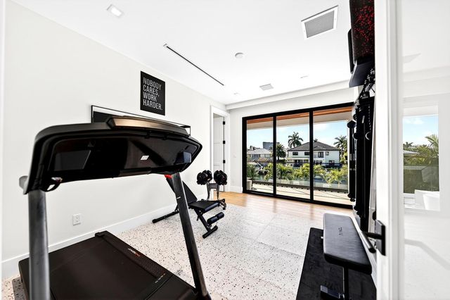 1520 SE 10th Street, Fort Lauderdale, FL 33316