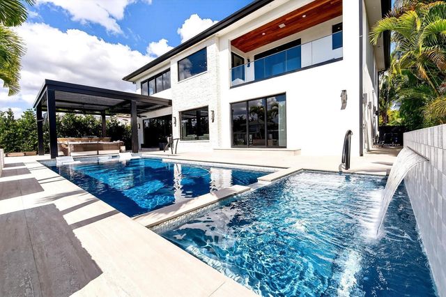 1520 SE 10th Street, Fort Lauderdale, FL 33316