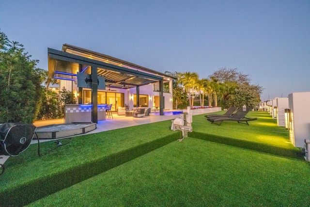 1520 SE 10th Street, Fort Lauderdale, FL 33316