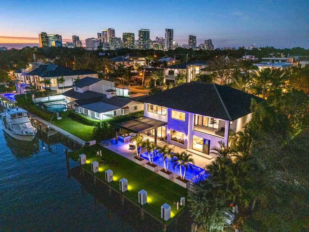 1520 SE 10th Street, Fort Lauderdale, FL 33316