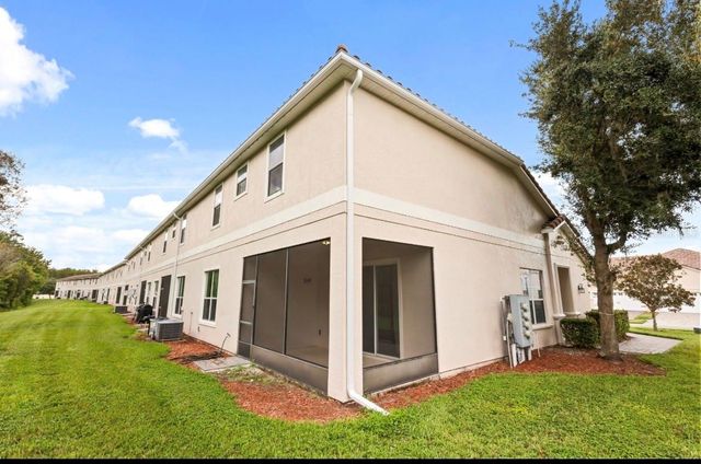 2860 EASTHAM LN, Kissimmee, FL 34741