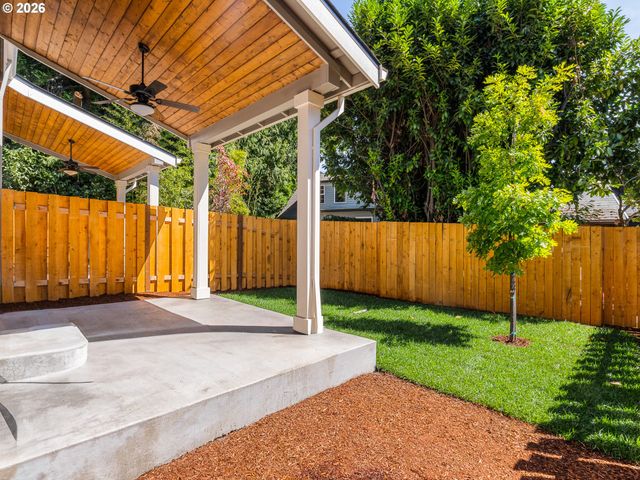7252 Sw 1st Ave, Portland, OR 97219