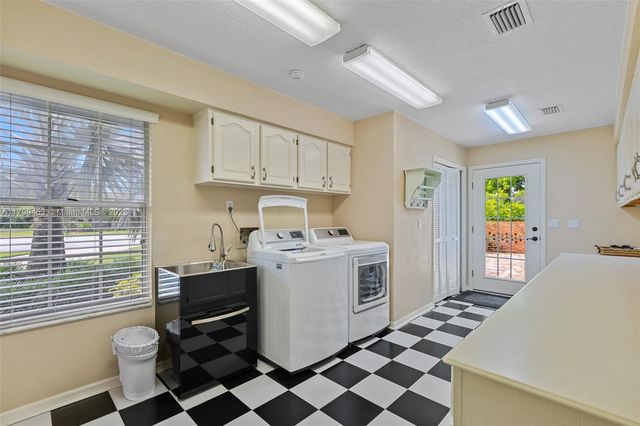 2551 Cross Country, Port Orange, FL 32128