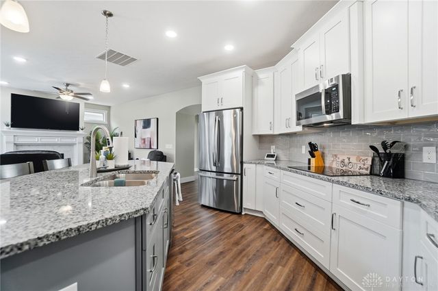 1444 Triple Crown Way, Beavercreek Twp, OH 45385