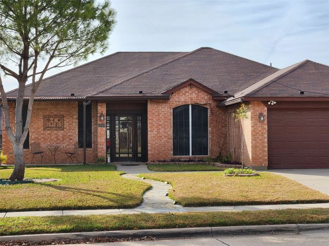 5776 Fenway Court, Haltom City, TX 76137