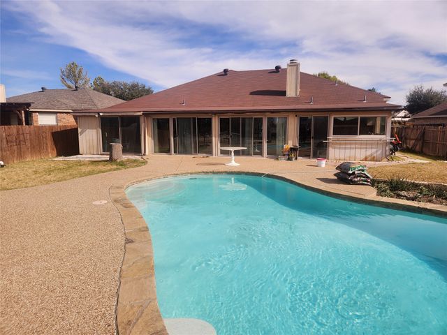 5776 Fenway Court, Haltom City, TX 76137